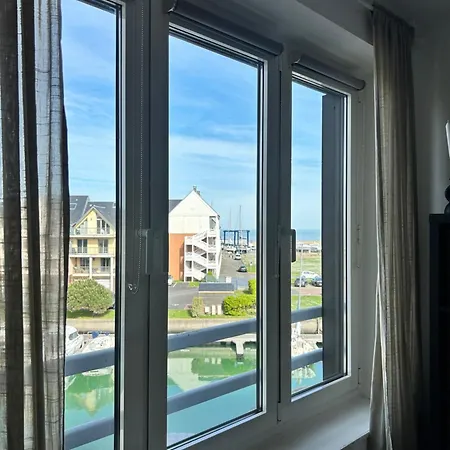 Apartment La Marina-studio, Vue Avec Balneo Deauville